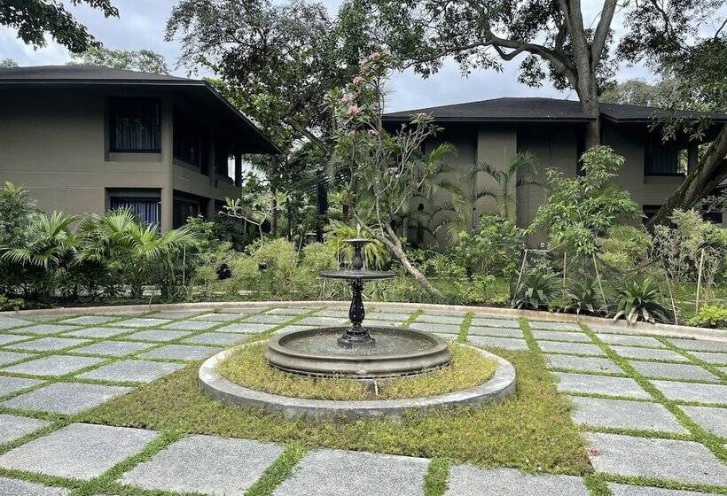 בית מלון כפרי The Henry Resort Dumaguete