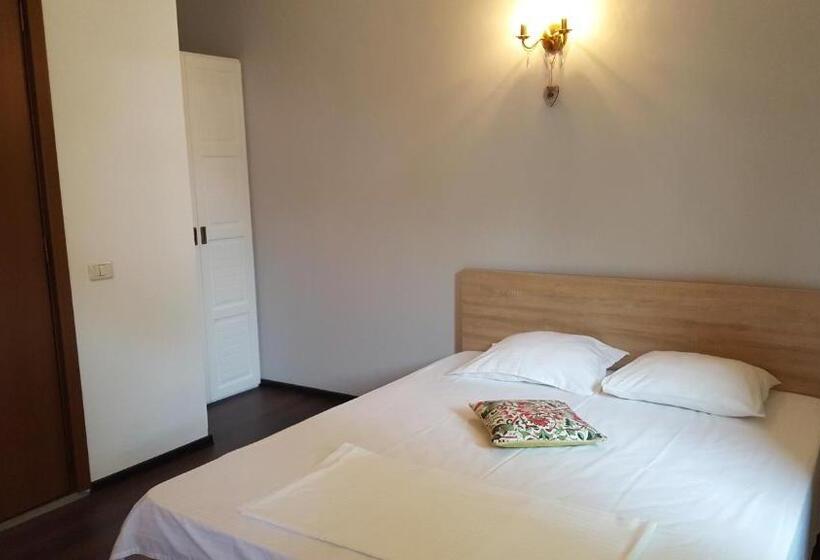 پانسیون Casa Cozia