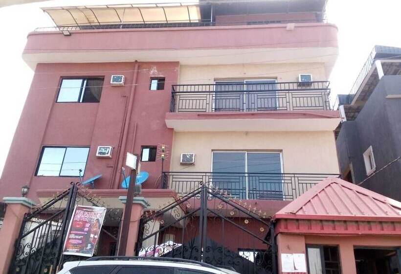 استراحتگاه Penthouse Hotel Ajegunle Apapa