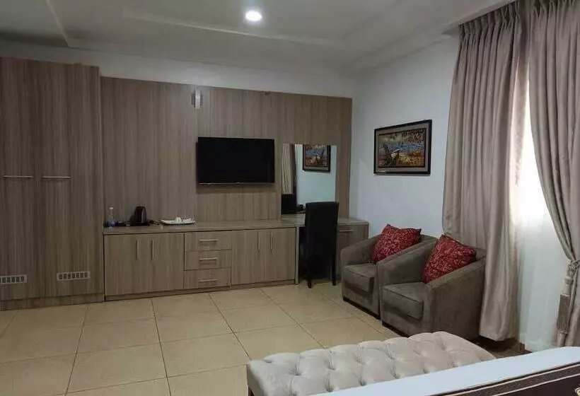 Eleventh House Hotel And Suites
