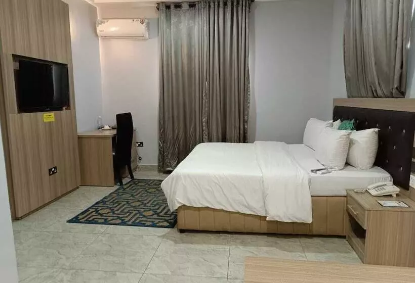 Eleventh House Hotel And Suites