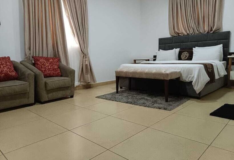 Eleventh House Hotel And Suites