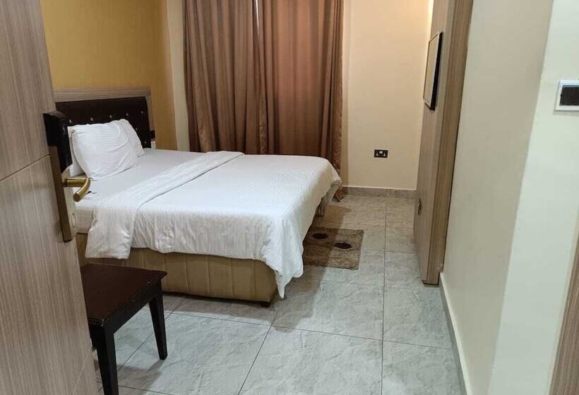 Eleventh House Hotel And Suites