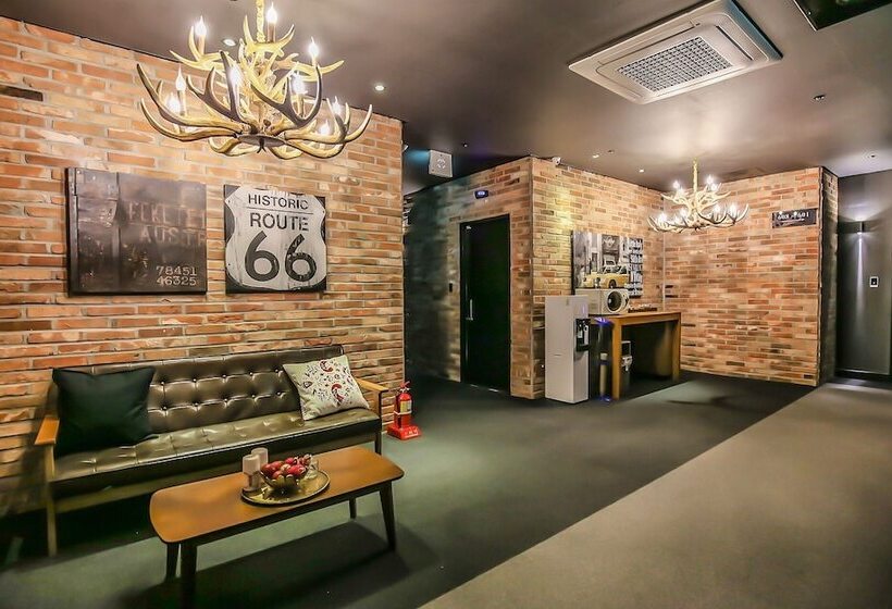 Eumseong Chungbukyeoksindosi H Motel