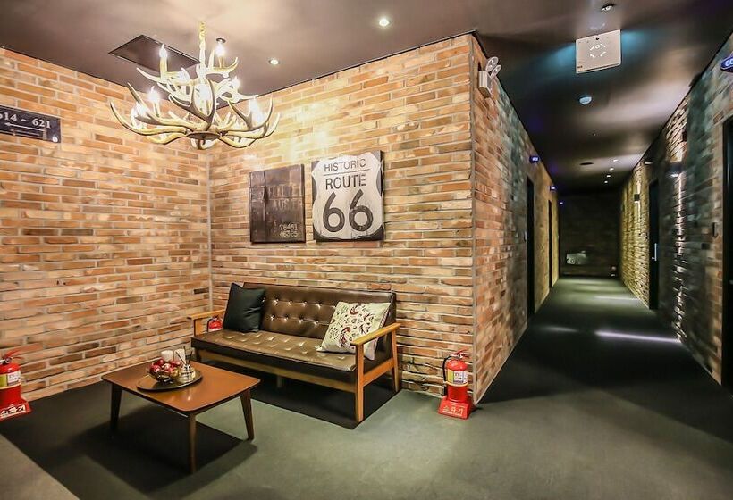 Eumseong Chungbukyeoksindosi H Motel