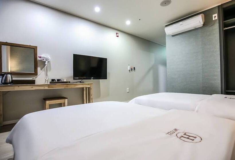 Eumseong Chungbukyeoksindosi H Motel