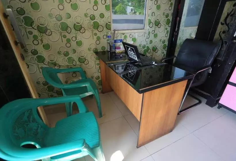 Hotelli Collection O 93142 Lion Rooms