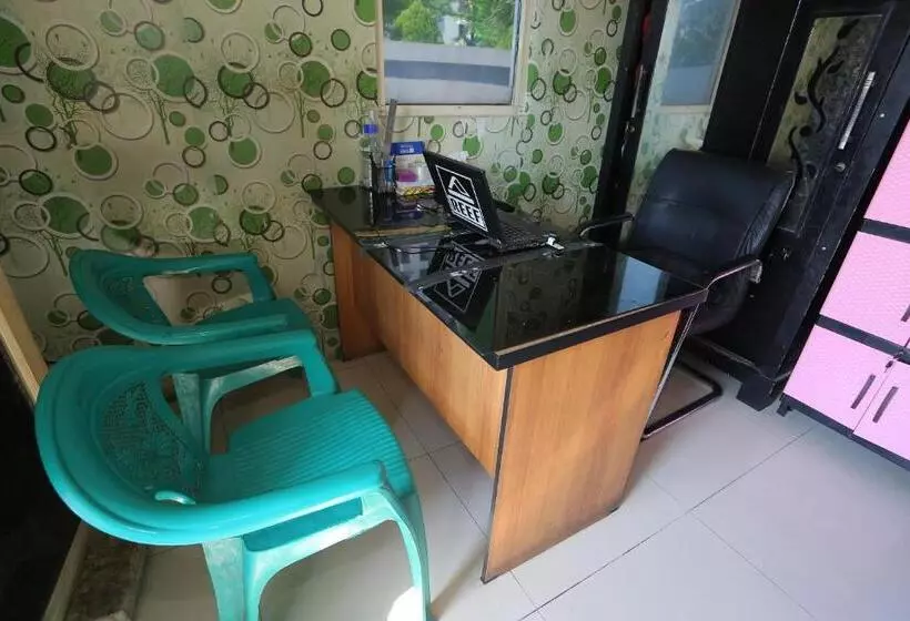 Hotelli Collection O 93142 Lion Rooms