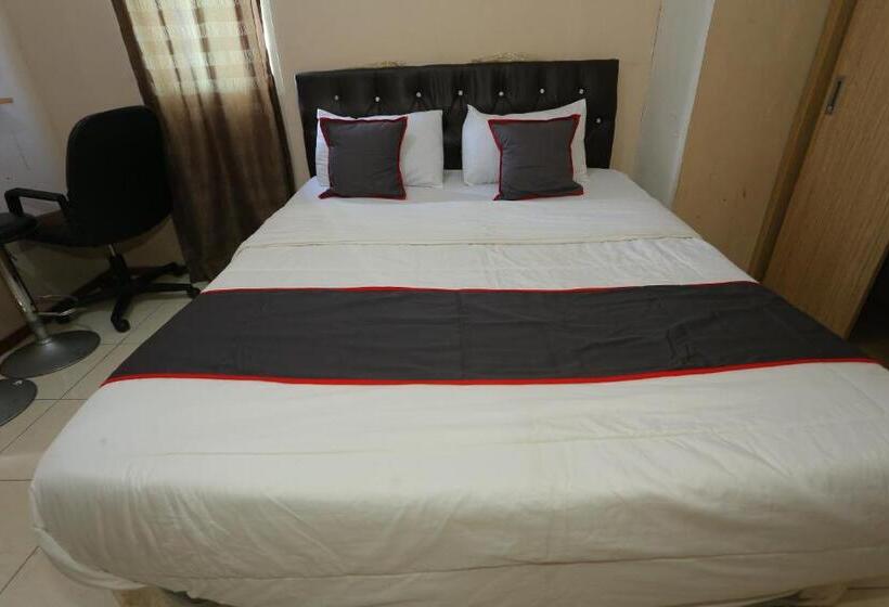 فندق Collection O 93142 Lion Rooms