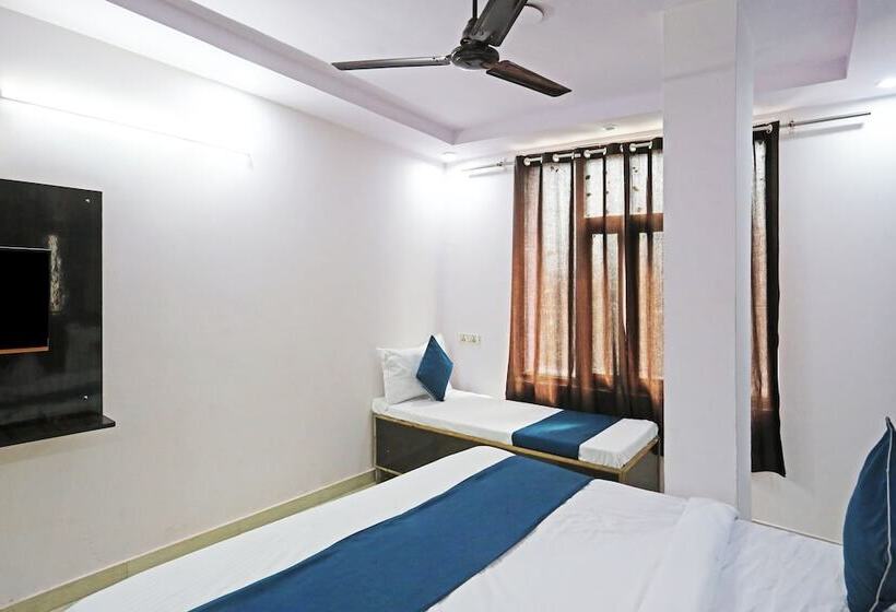 Hotelli Raaso Inn Laxminagar By Arrow