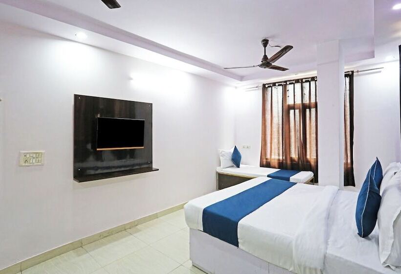 Hotelli Raaso Inn Laxminagar By Arrow