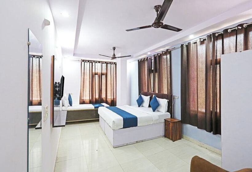 Hotelli Raaso Inn Laxminagar By Arrow