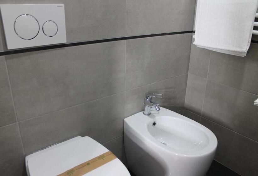 פנסיון Roma Suite Piramide