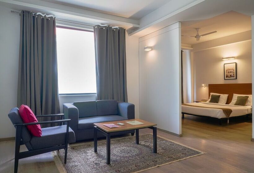 Bed and Breakfast Enkay Residency Sector 15