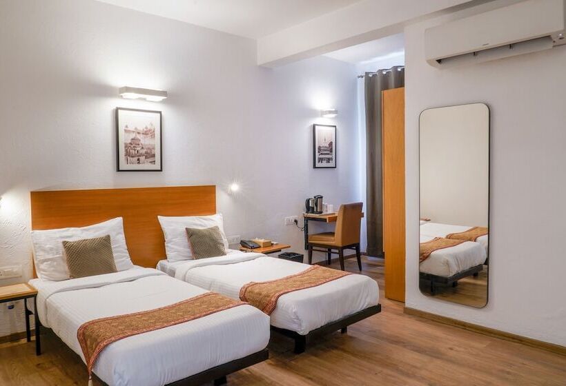 Bed and Breakfast Enkay Residency Sector 15