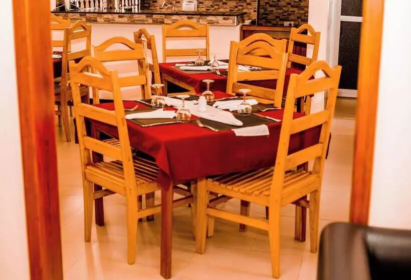 Aamiaismajoitus (B&B) Randa Cottages