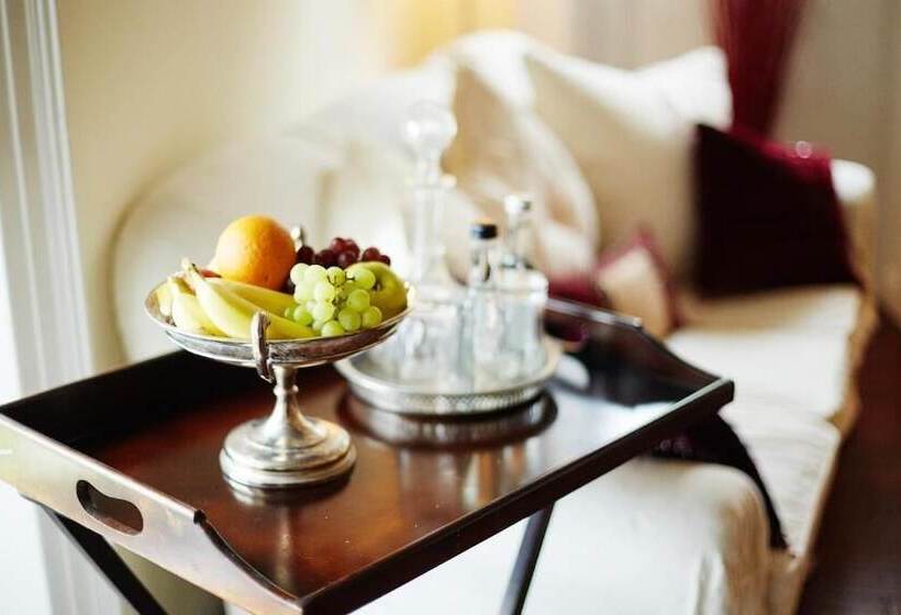 فندق Barnabrow Country House