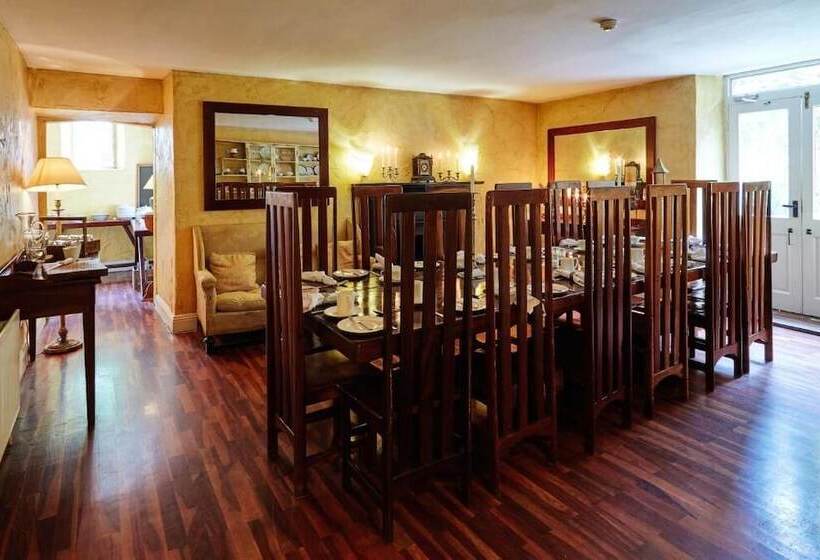 فندق Barnabrow Country House