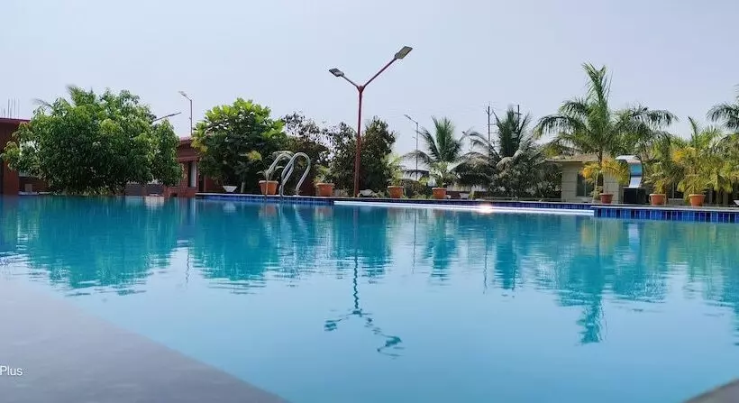 Hotelli Beach Village Resort