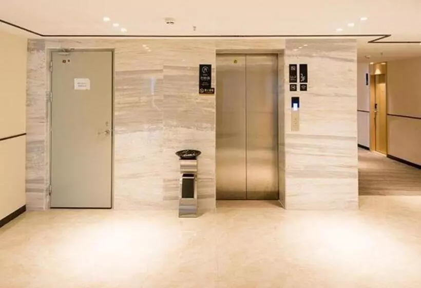 Hotelli City Comfort Inn Zhaoqing Gaoyao District Government Sports Center