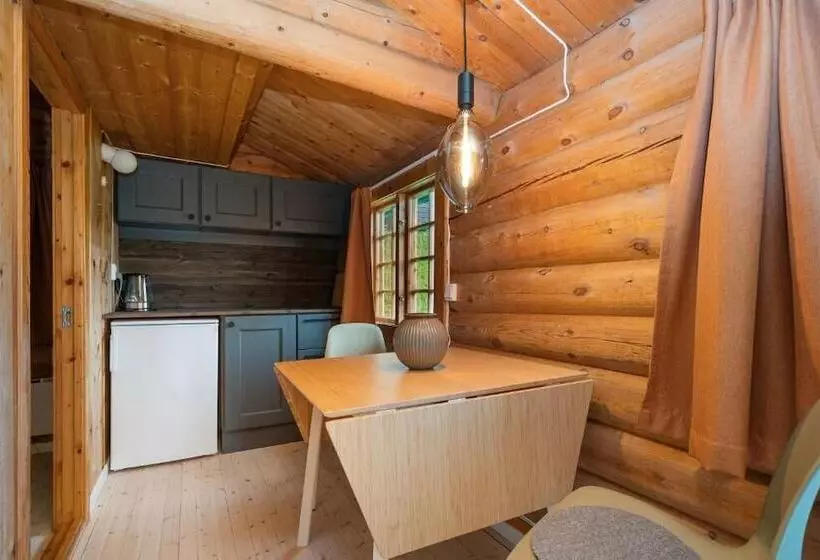 ホテル Ljoshaugen Camping