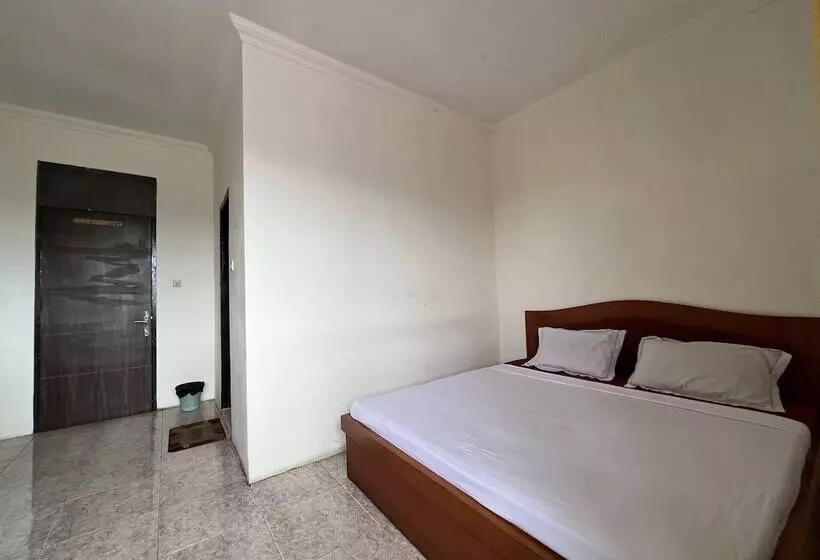 ホテル Malebbi Homestay Makassar By Oyo