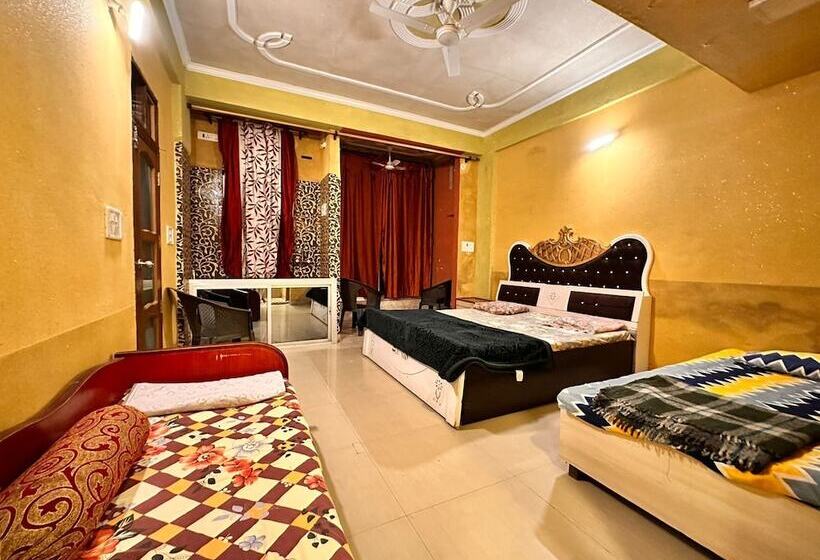 Отель Radha Residency