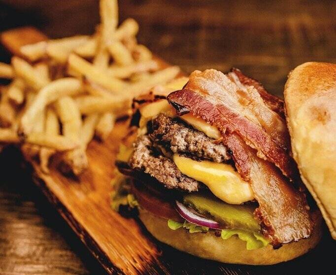 ホテル Roomshala 067 Rs Residency