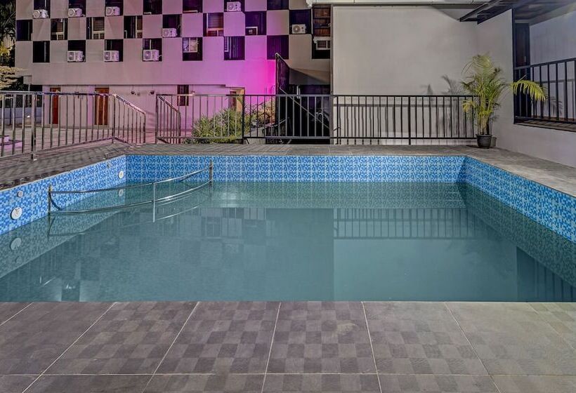 בית מלון כפרי Treebo Regalia Inn Civil Station