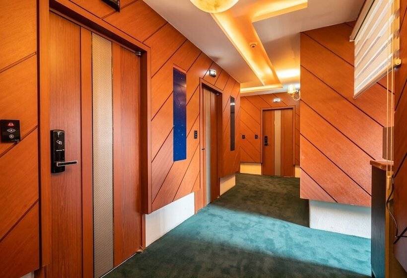 מוטל Suwon City Hall Station Rose