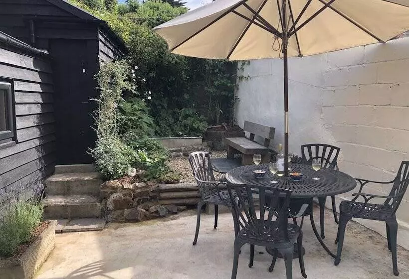 A Stunning And Cosy Character Cob Cottage C1750