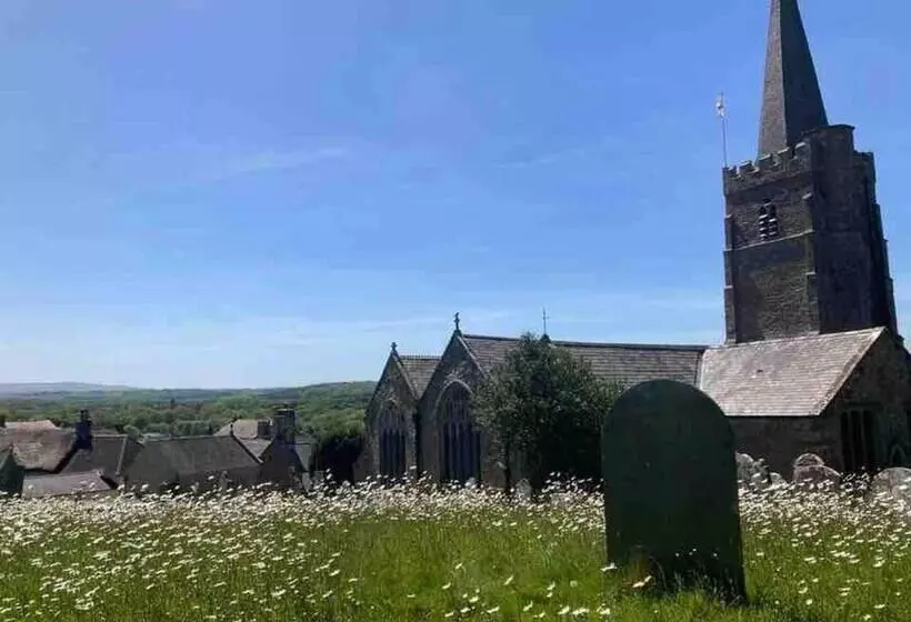 A Stunning And Cosy Character Cob Cottage C1750