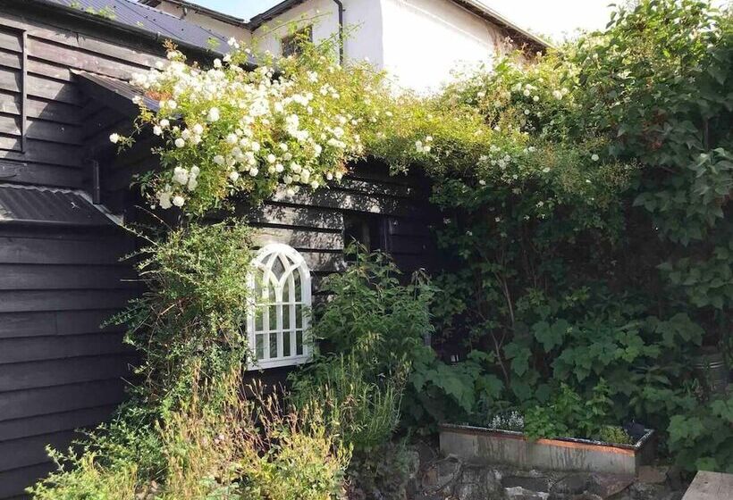 A Stunning And Cosy Character Cob Cottage C1750