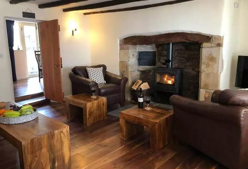 A Stunning And Cosy Character Cob Cottage C1750