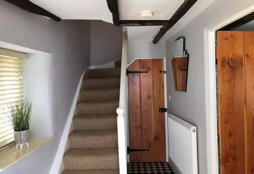 A Stunning And Cosy Character Cob Cottage C1750