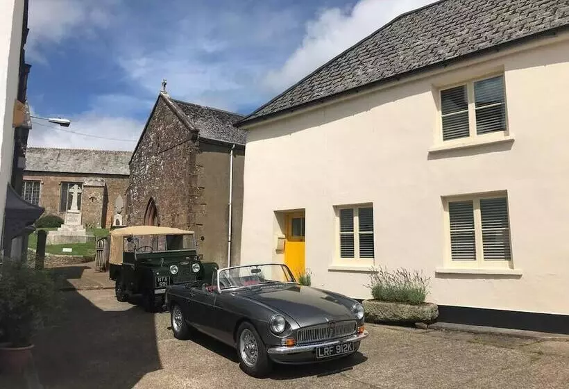A Stunning And Cosy Character Cob Cottage C1750