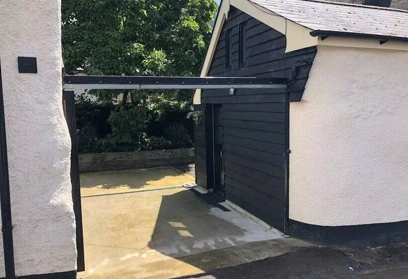 A Stunning And Cosy Character Cob Cottage C1750