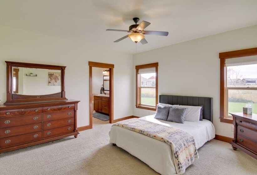 9 Mi To Downtown: Bozeman Vacation Home W/ Hot Tub