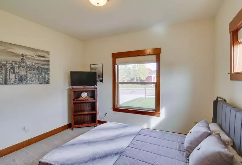 9 Mi To Downtown: Bozeman Vacation Home W/ Hot Tub
