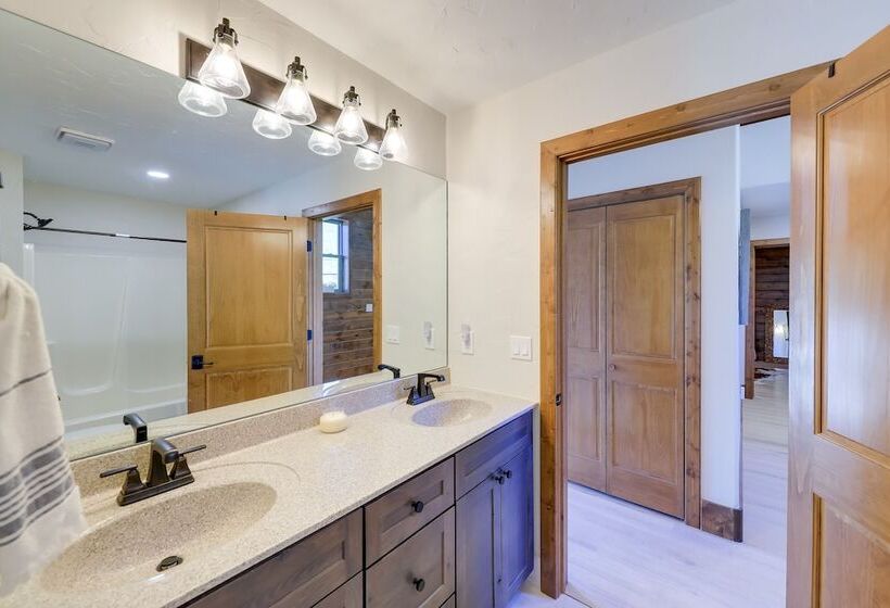 Brand New Idaho Springs Cabin W/ Patio & Fire Pit!