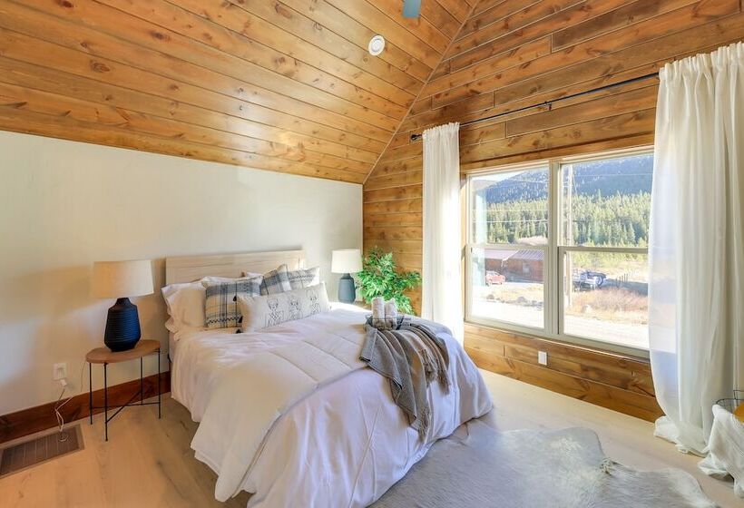 Brand New Idaho Springs Cabin W/ Patio & Fire Pit!