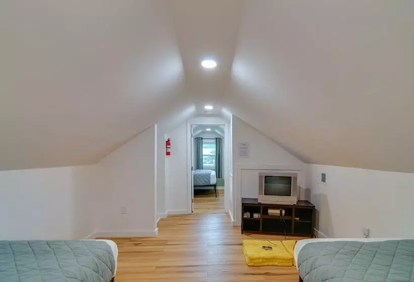 Burnside Vacation Rental, Walk To Lake Cumberland!