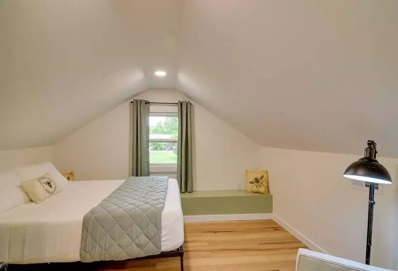 Burnside Vacation Rental, Walk To Lake Cumberland!