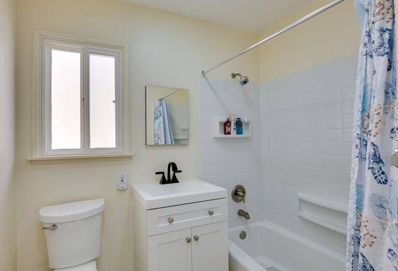 Centrally Located Retreat: 5 Mi To San Diego Zoo!