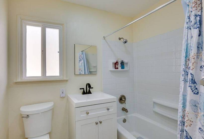 Centrally Located Retreat: 5 Mi To San Diego Zoo!