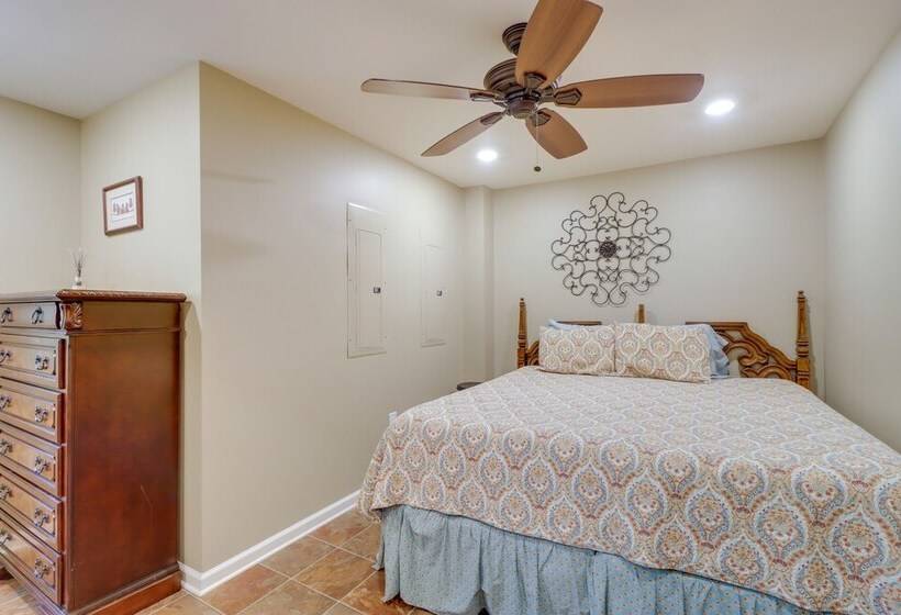 Fairfield Bay Retreat W/ Fireplaces & Lake Access