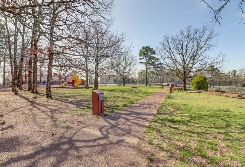 Fairfield Bay Retreat W/ Fireplaces & Lake Access