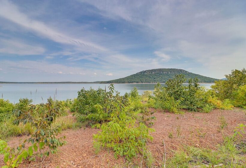 Fairfield Bay Retreat W/ Fireplaces & Lake Access