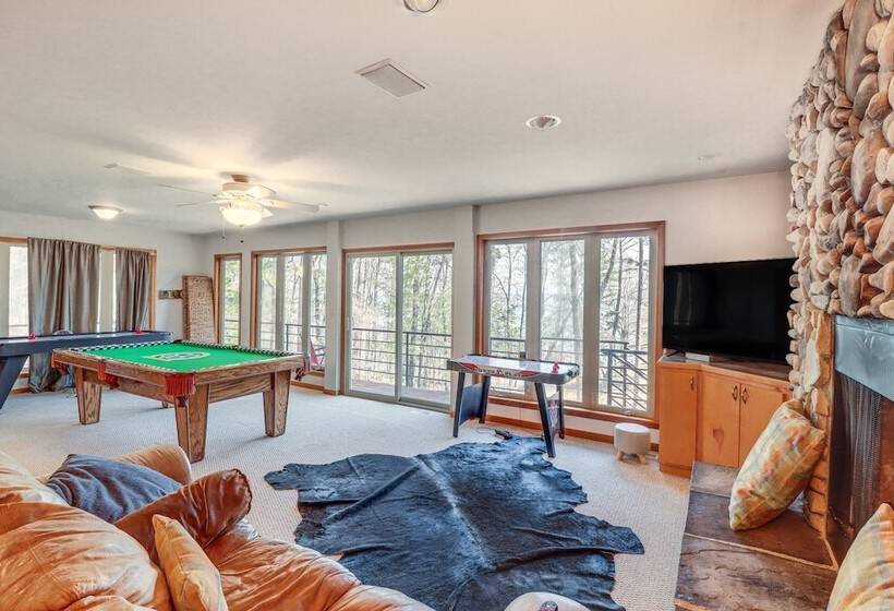 Fairfield Bay Retreat W/ Fireplaces & Lake Access