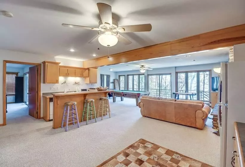 Fairfield Bay Retreat W/ Fireplaces & Lake Access